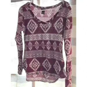 Navajo Indian‎ Print Long Sleeve V-Neck Light weight sweaterRue21 Xl